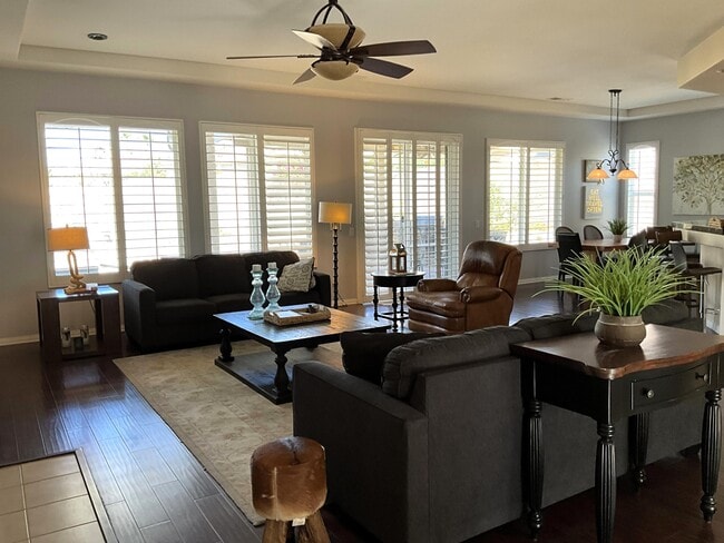 Photo - 43541 Parkway Esplanade E