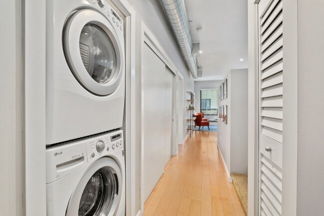 Photo - 889 Date St Unit 541