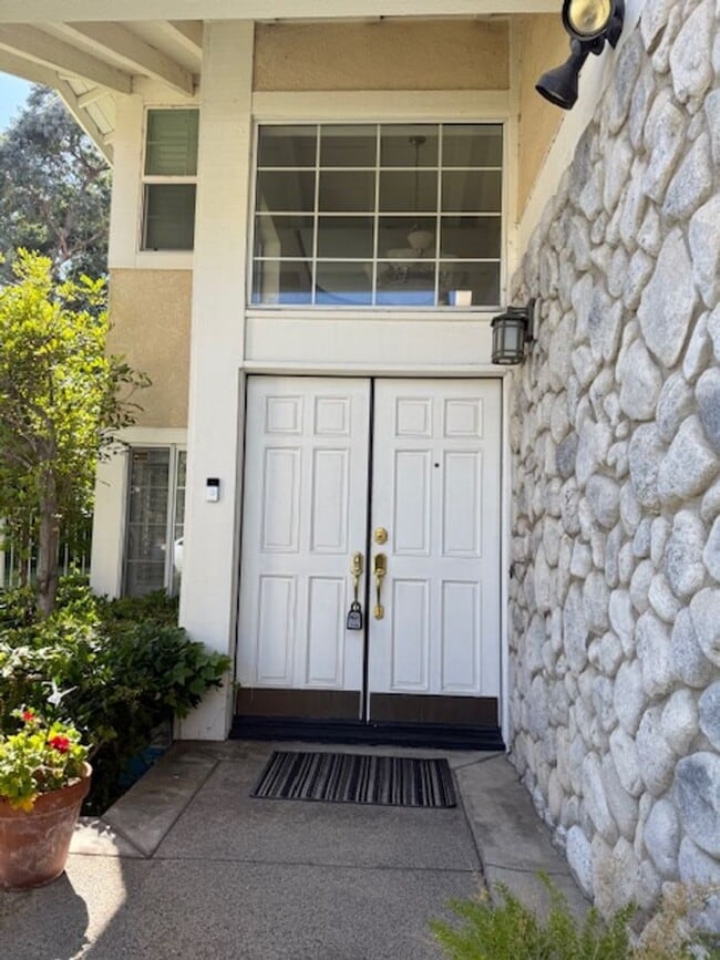 Photo - ****1/2 off second month rent****Over 3000...