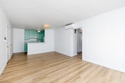 2BD, 2BA - 900SF - Living Room - South Gramercy Place LLC Apartments