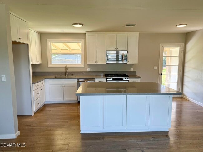 Photo - 4090 Florence St