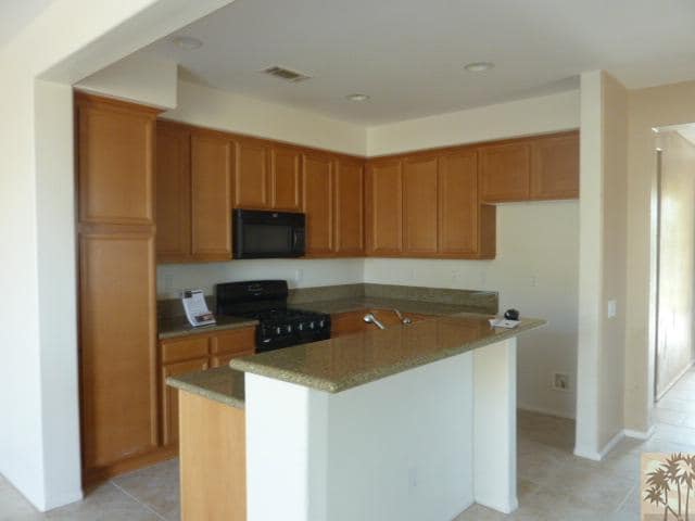 Building Photo - 37185 Wakefield St