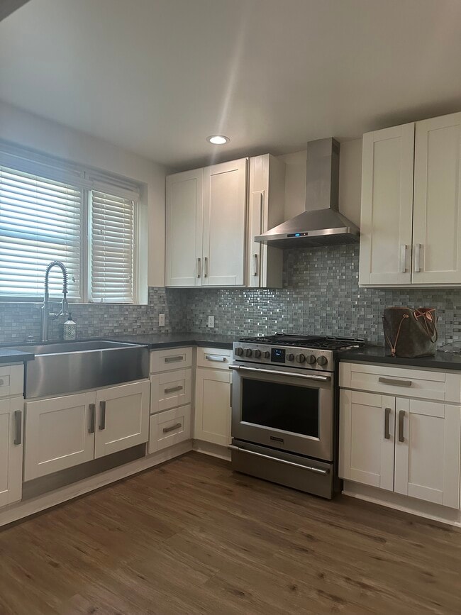 Photo - 2500 W 85th St House