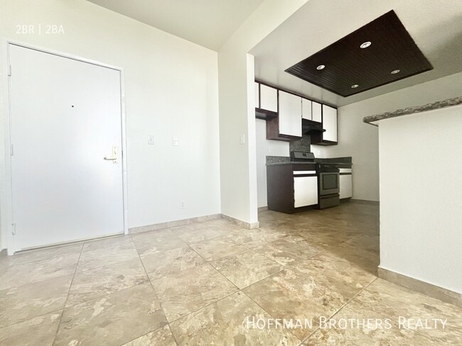 Photo - 945 N Serrano Ave Unit 102