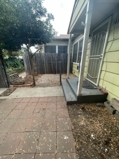 Photo - 14315 Burbank Blvd Unit Half