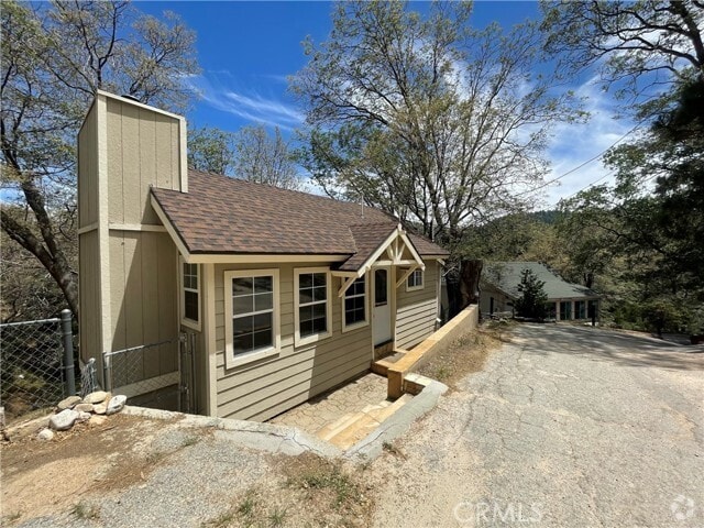 Building Photo - 29255 Hemlock Dr Rental