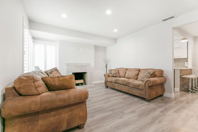 Photo - 1527 N Screenland Dr