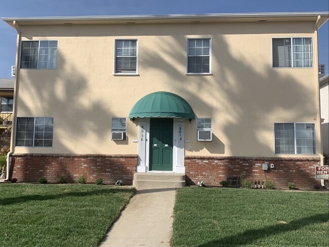 newly painted building - 801 W Glenoaks Blvd Unit 801
