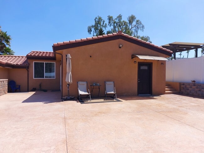 Building Photo - 709 Vale View Dr