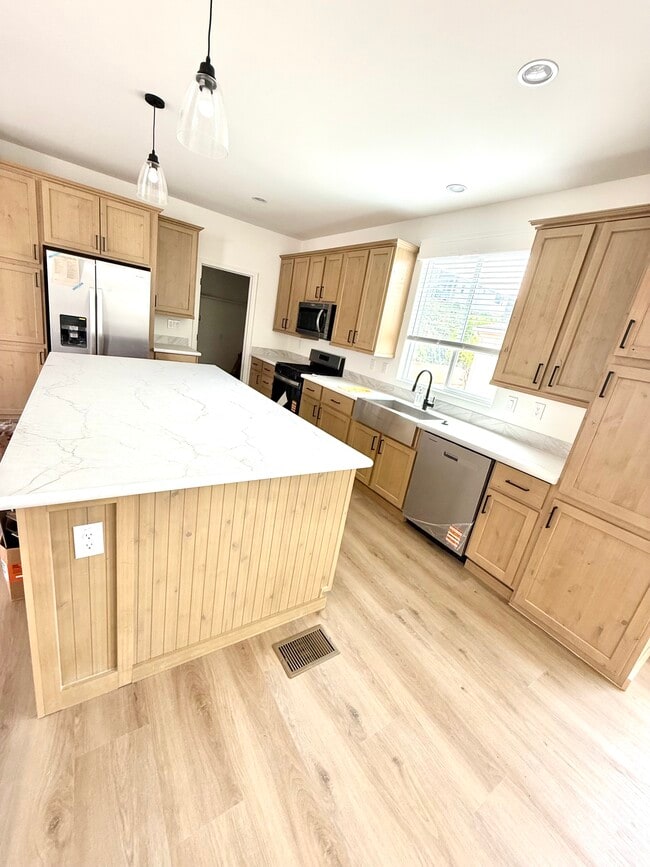 Building Photo - 500 Rancheros Dr Rental