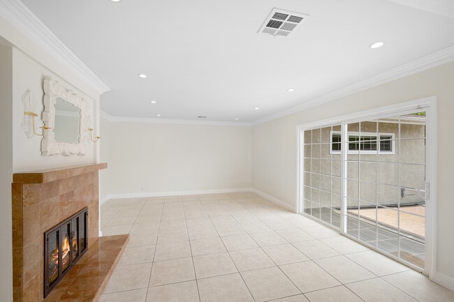 Photo - 3805 Los Olivos Ln