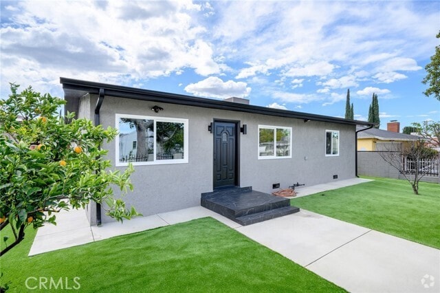 Building Photo - 13950 Stagg St Rental