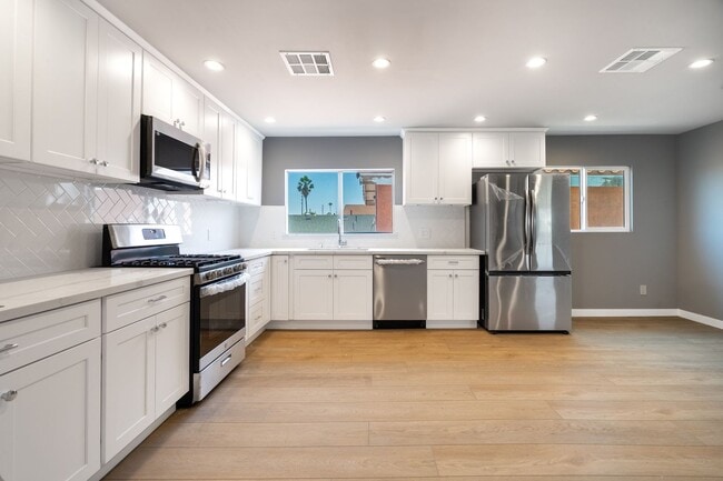 Photo - 1049 W 62nd St Unit 1049 1/2