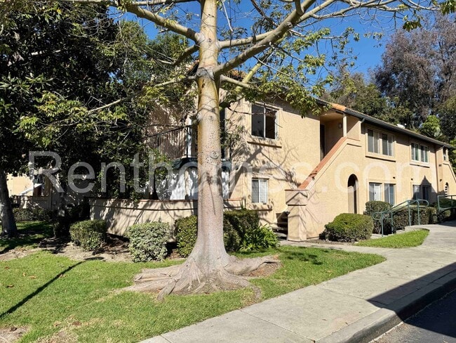 Building Photo - Rancho Bernardo, 11263-D Avd De Los Lobos, Upper Corner unit, AC, Fireplace, Comm Pool, Spa, Tenn...