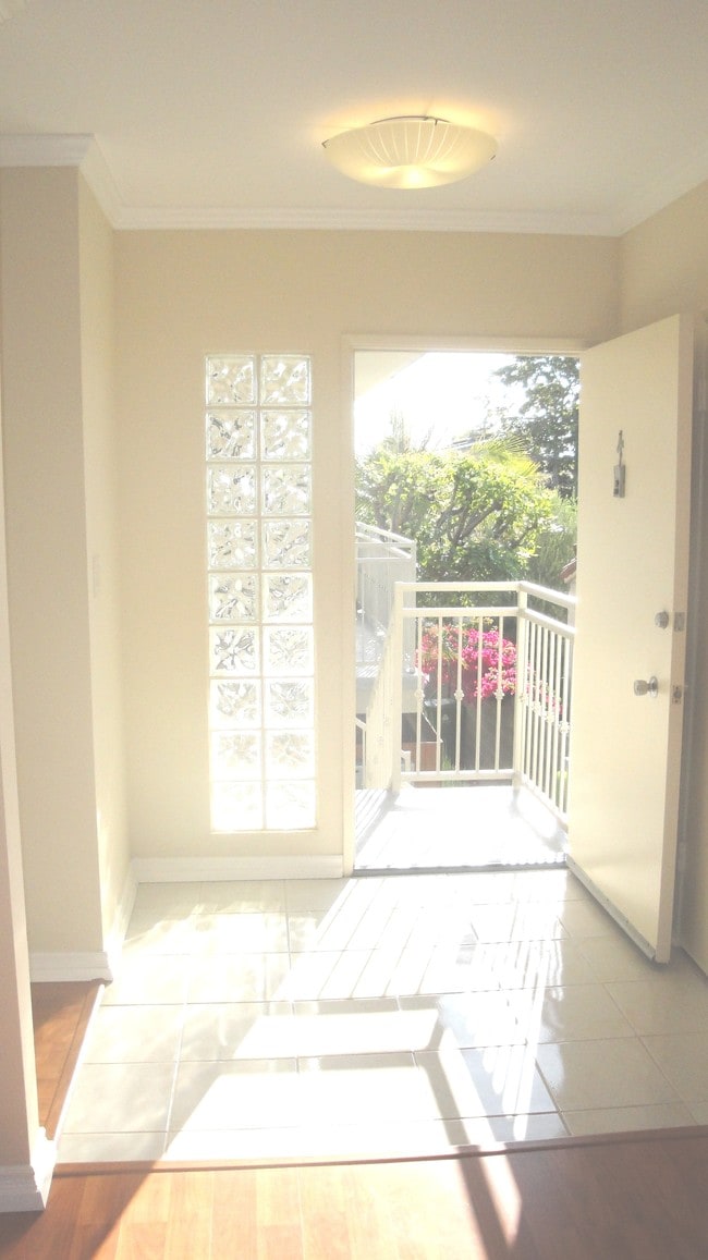 Photo - 3615 Greenfield Ave Unit 4