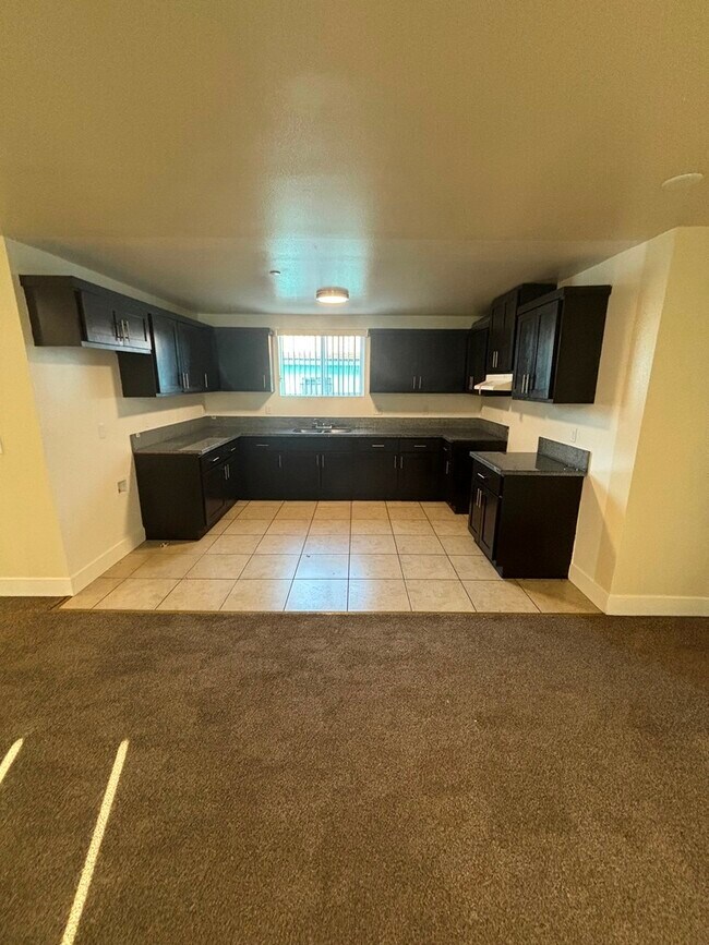 Photo - 156 E 119th St