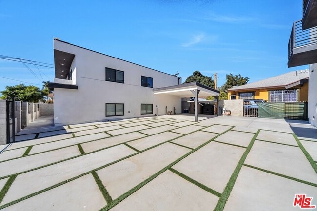 Photo - 4239 Halldale Ave