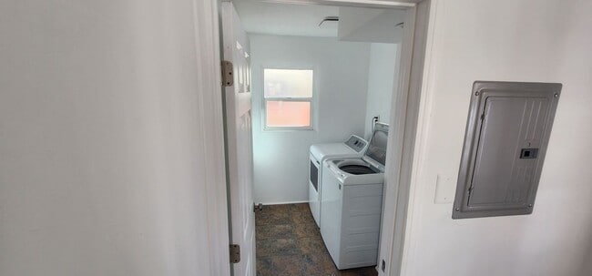 Photo - 719 S Walnut