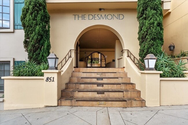 Photo - 851 N San Vicente Blvd