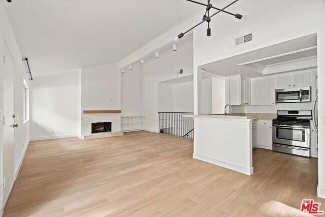 Photo - 1722 Palisades Dr