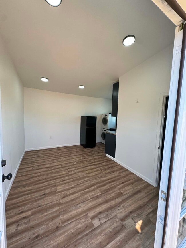 Photo - 268 Meadowbrook Dr Unit ADU Studio