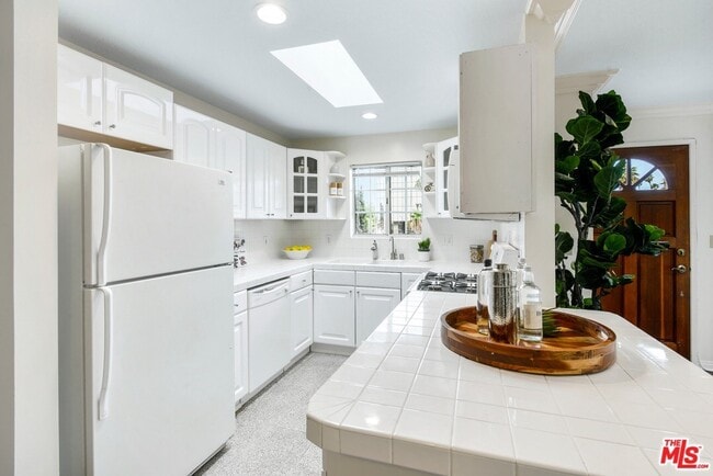 Building Photo - 1217 20th St Unit 303 Rental