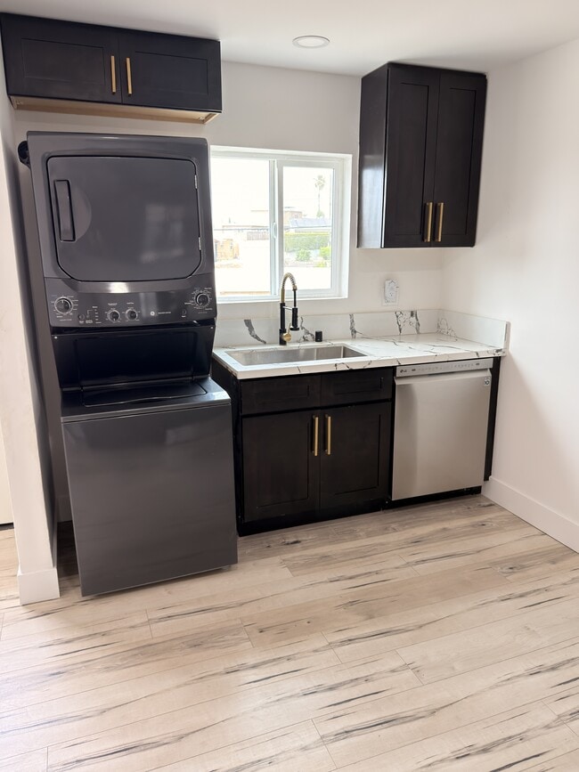 Photo - 5536 Encina Dr