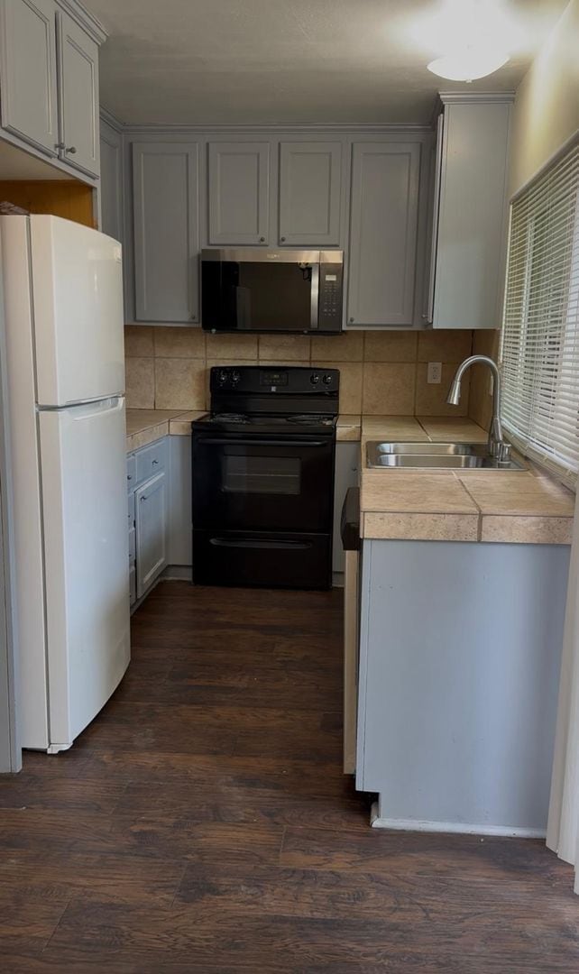 Building Photo - “Spacious 3 Bedroom Home in Pepper Drive E...