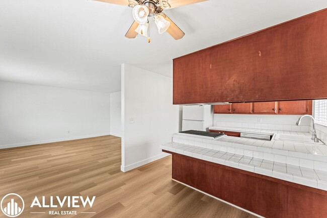 Photo - 16682 Bartlett Ln Unit 4