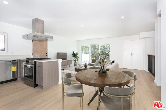 Building Photo - 955 Croft Ave Unit 1 Rental