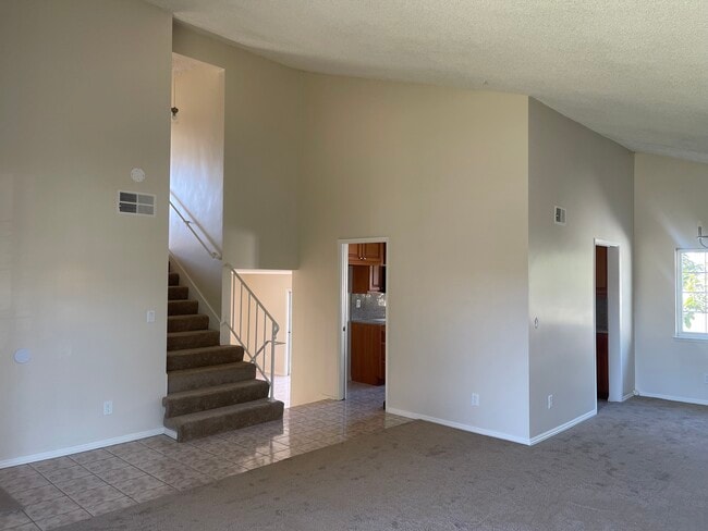 Photo - 15507 Caulfield Ave