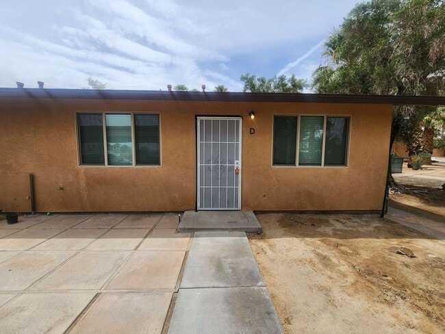 Building Photo - 6364 Palo Verde Ave Unit D