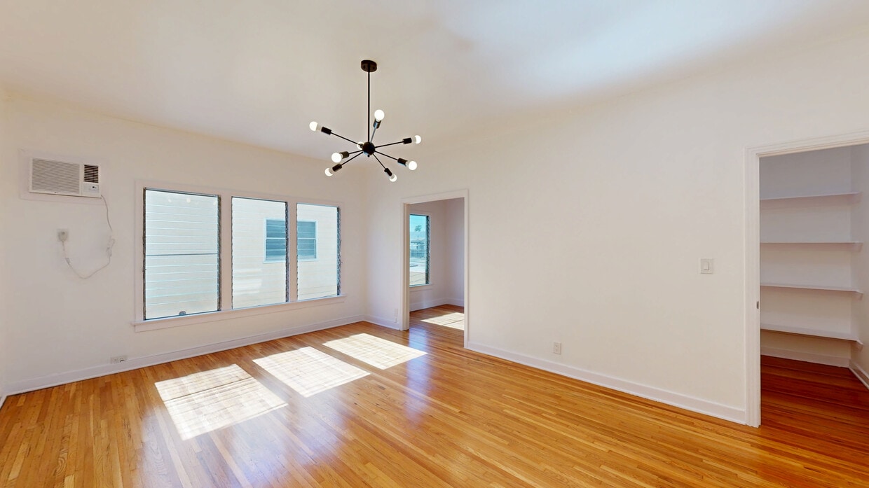 3D Tour - CU2 - 465 N. Curson Ave