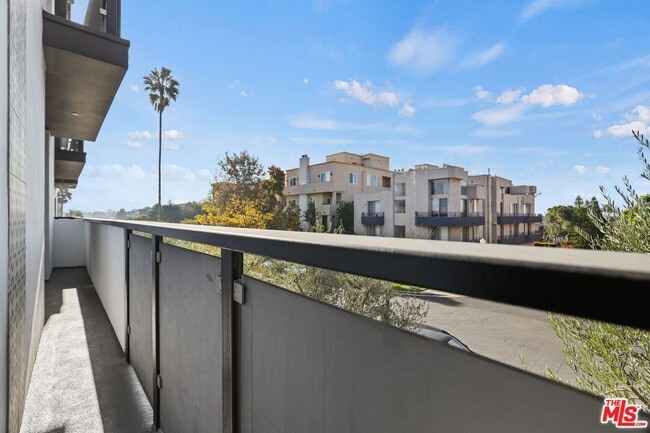 Photo - 2250 Fox Hills Dr Unit 103