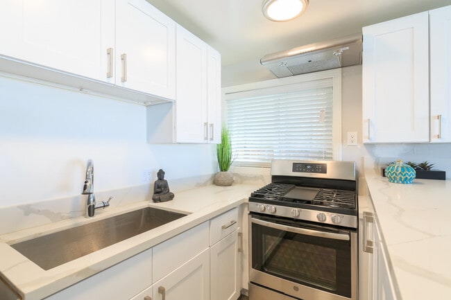 Photo - 1836 THE STRAND, HERMOSA