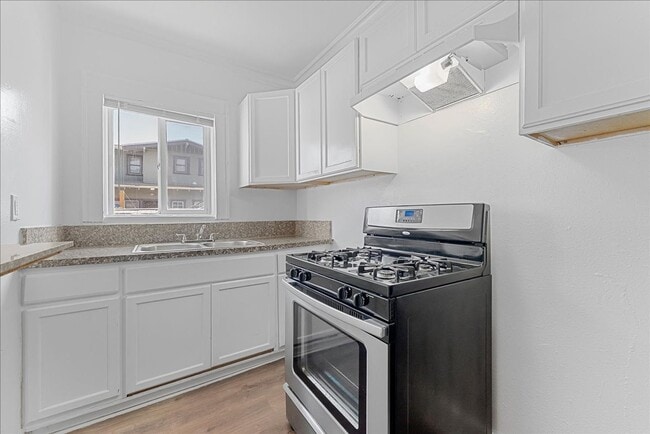 Photo - 1405 Cedar Ave Unit 1405