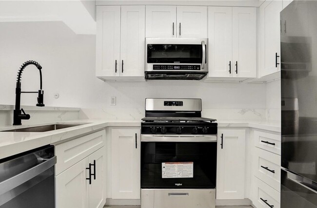 Photo - 5325 Newcastle Ave Unit 239