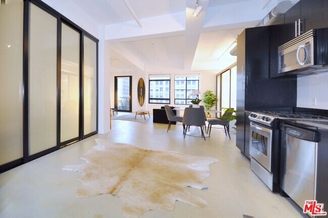 Building Photo - 849 S Broadway Unit 410 Rental
