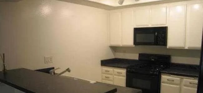 Kitchen - 128 Greenfield Unit 119