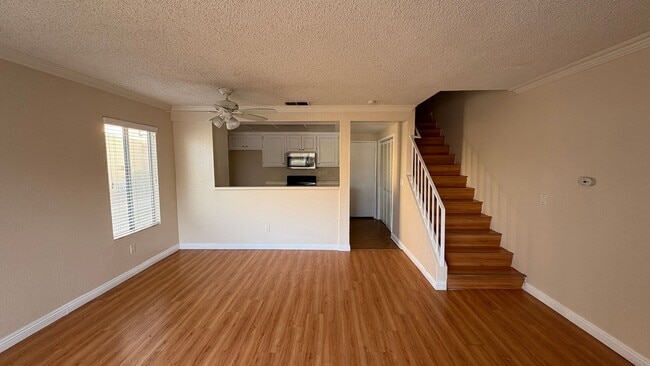 Photo - 3 Bedroom Condominium for Rent