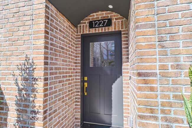 Photo - 1227 N June St Unit #1227