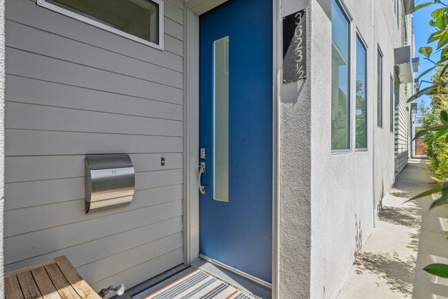 Photo - 3623 1/2 S Centinela Ave