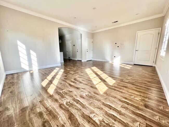 Photo - 6261 W Olympic