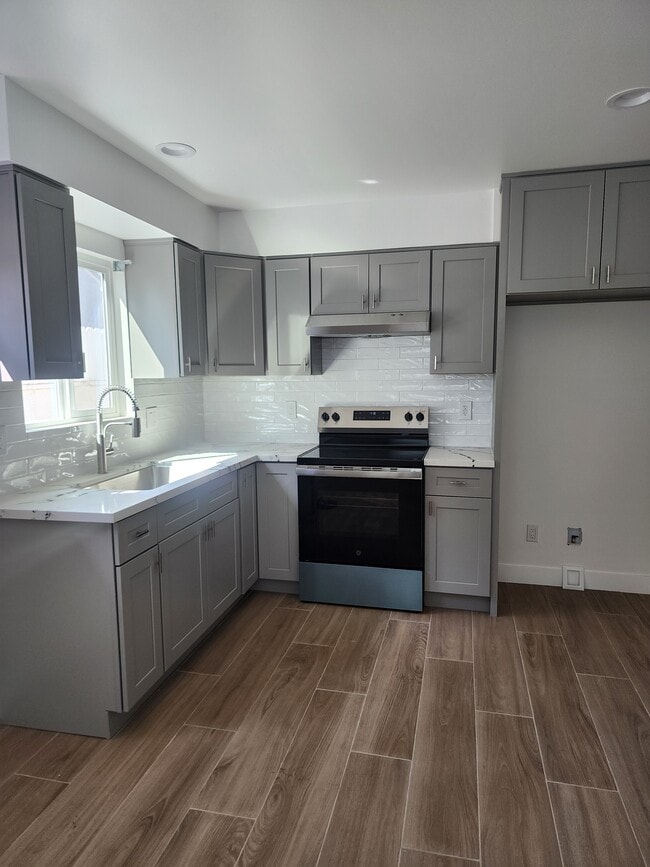 Building Photo - 9680 Beachy Ave Rental