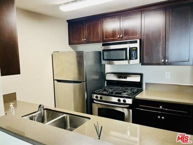 Photo - 7320 Hawthorn Ave Unit 308