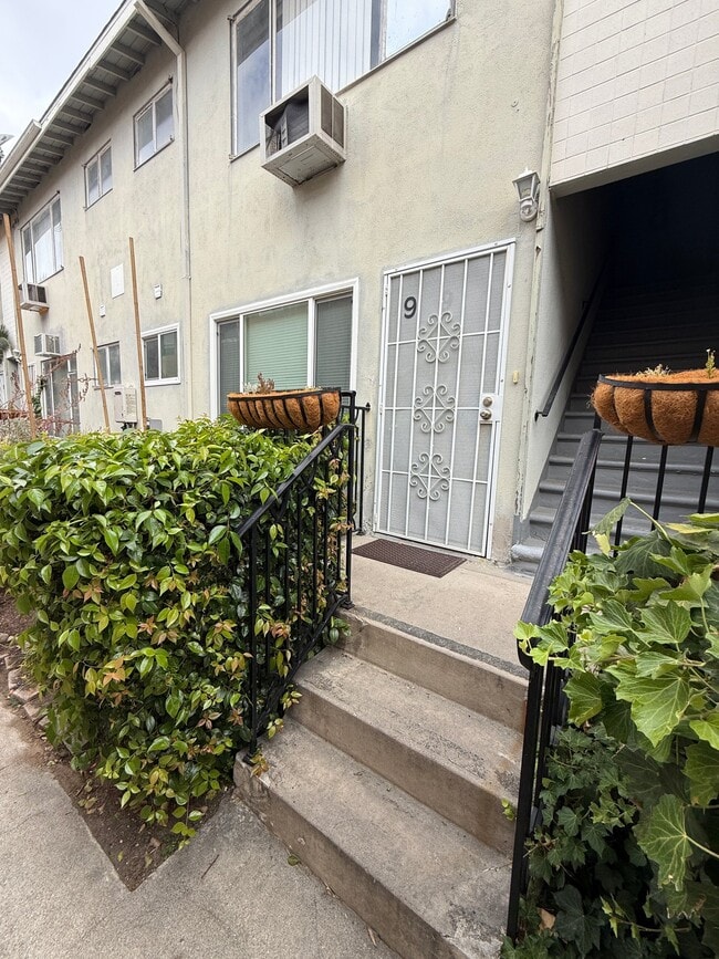 Photo - 2140 Beachwood Dr Unit 9