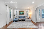 Photo - 421 N Beachwood Dr