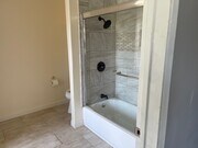 Master bath - 15013 Hartsook St Unit Main House