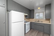 1BR, 1BA - 655SF - Kitchen - 536 S. Flower St Apartments