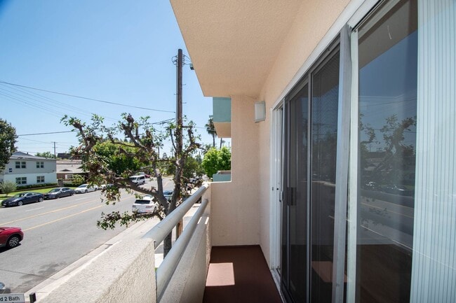 Photo - 6041 Fulton Ave Unit 102